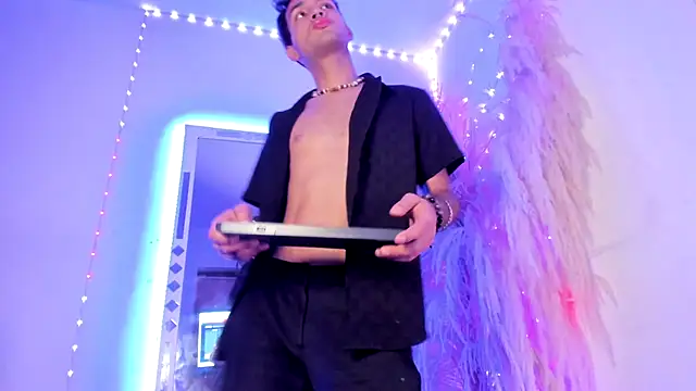 Snapshot of All_fetiche chatting on November 2025 01:00:02 PM All fetiche online show from November 2025 01:00:02 PM