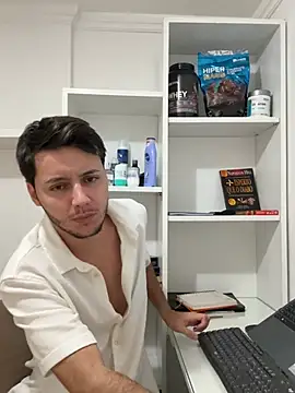 Snapshot of RicoValen chatting on February 2026 01:13:02 AM RicoValen online show from February 2026 01:13:02 AM