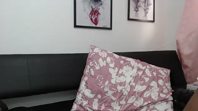 maria victoriaq22 online show from December 2025 08:32:02 PM