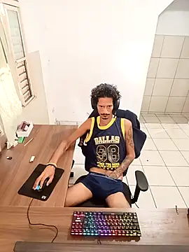 Snapshot of theyllorwillian chatting on November 2025 10:37:01 AM theyllorwillian online show from November 2025 10:37:01 AM