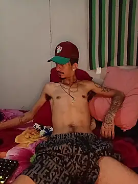 Snapshot of theyllorwillian chatting on June 2026 03:24:02 PM theyllorwillian online show from June 2026 03:24:02 PM