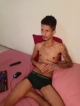 Snapshot of theyllorwillian chatting on May 2026 01:39:02 PM theyllorwillian online show from May 2026 01:39:02 PM