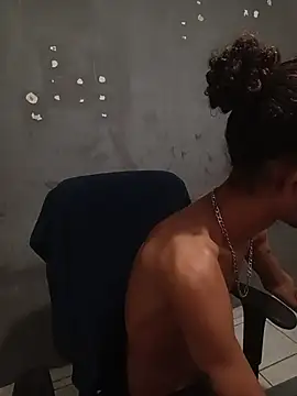 Snapshot of theyllorwillian chatting on February 2026 12:18:02 PM theyllorwillian online show from February 2026 12:18:02 PM