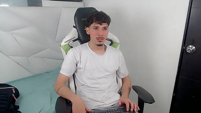 Yankeee  online show from November 2025 03:50:02 AM