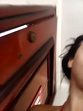 PollyAninnha online show from November 2025 08:31:02 PM