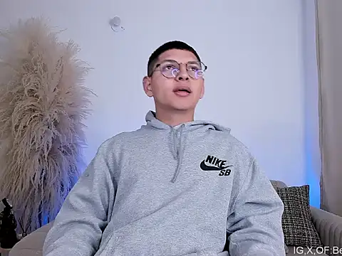 Juan belmont online show from April 2026 01:01:01 AM