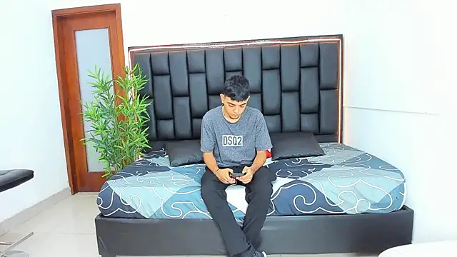 Crazy porkys online show from May 2026 07:17:02 PM