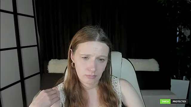 Snapshot of KathrineMeyer chatting on December 2025 07:21:01 AM KathrineMeyer online show from December 2025 07:21:01 AM