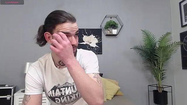 KaneHunter online show from March 2026 07:37:01 PM