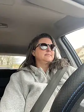 bea french curvy online show from February 2026 12:21:01 PM