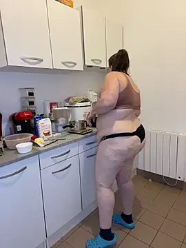 bea french curvy online show from March 2026 09:19:02 PM