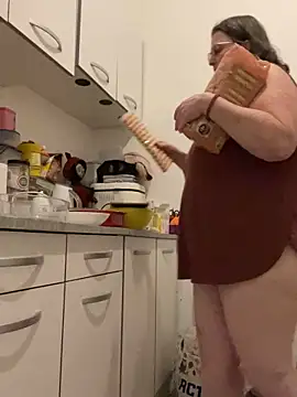 bea french curvy online show from February 2026 09:03:01 PM