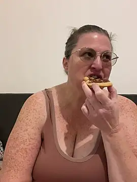 bea french curvy online show from January 2026 06:31:02 AM