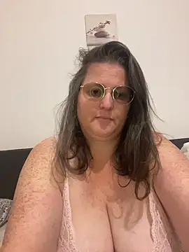 bea french curvy online show from April 2026 08:48:02 PM