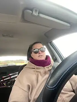 bea french curvy online show from February 2026 01:00:02 PM