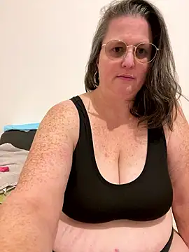 bea french curvy online show from January 2026 10:16:02 PM