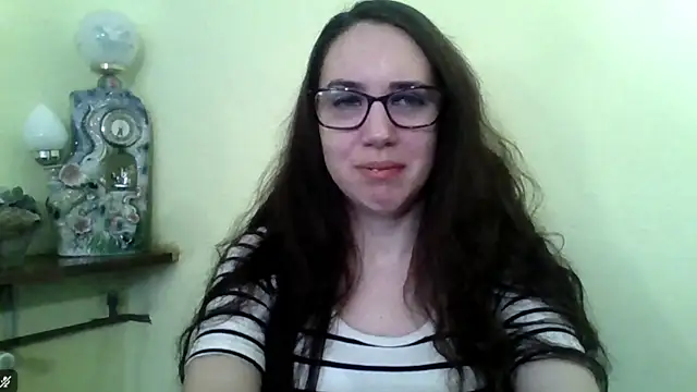 Snapshot of EvaClassy chatting on December 2025 08:02:01 AM EvaClassy online show from December 2025 08:02:01 AM