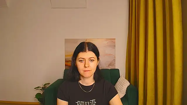 Snapshot of MelisaGollden chatting on November 2025 06:57:01 AM MelisaGollden online show from November 2025 06:57:01 AM