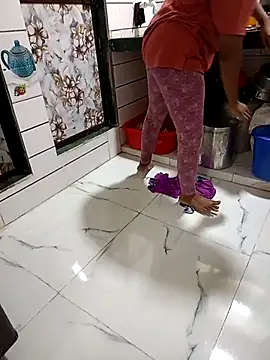 Snapshot of chilllisa chatting on December 2025 05:28:01 AM chilllisa online show from December 2025 05:28:01 AM