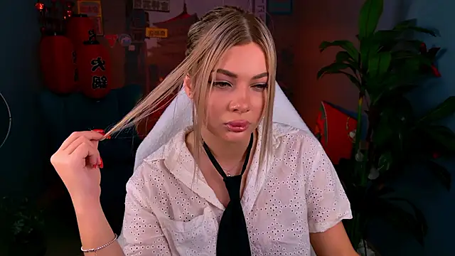 HyileyClark online show from March 2026 09:26:02 AM