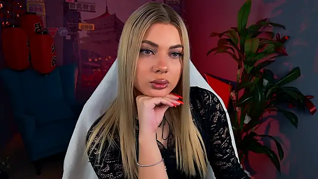 HyileyClark online show from March 2026 09:13:01 AM