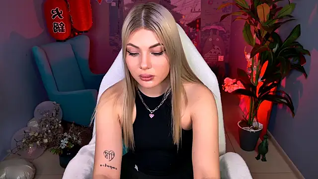 HyileyClark online show from March 2026 03:30:01 PM