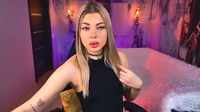 HyileyClark online show from February 2026 05:16:02 AM