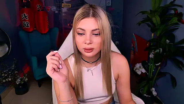 HyileyClark online show from March 2026 11:17:01 AM