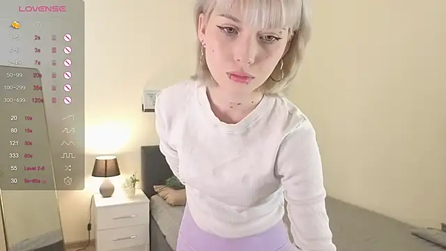 Snapshot of ember_graws chatting on December 2025 08:13:02 AM ember graws online show from December 2025 08:13:02 AM