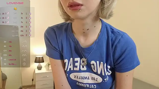 Snapshot of ember_graws chatting on December 2025 08:13:02 AM ember graws online show from December 2025 08:13:02 AM