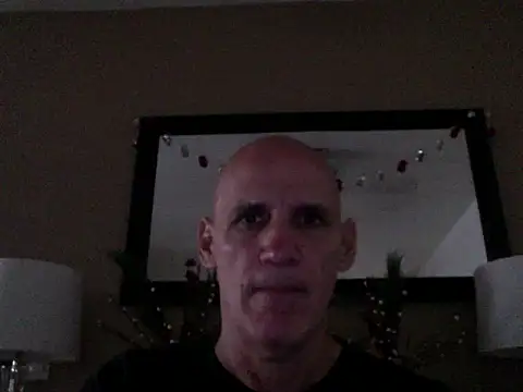 Snapshot of Elosoo chatting on December 2025 12:59:02 PM Elosoo online show from December 2025 12:59:02 PM