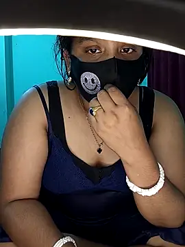 Snapshot of priya2098 chatting on February 2026 01:33:02 PM priya2098 online show from February 2026 01:33:02 PM