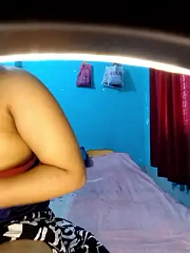 Snapshot of priya2098 chatting on February 2026 05:18:01 AM priya2098 online show from February 2026 05:18:01 AM