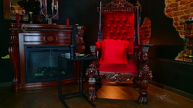MoniqueResse online show from June 2026 02:33:01 PM