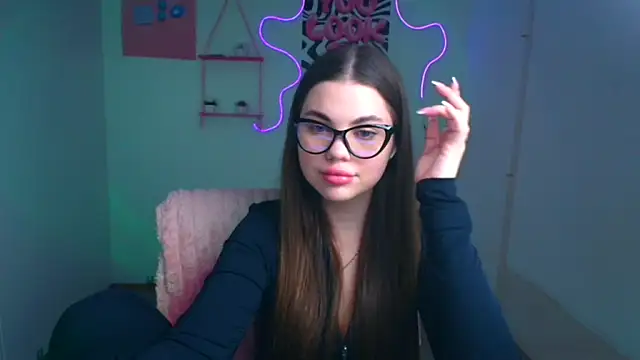 Snapshot of Violetta_Brilliant chatting on January 2026 12:32:01 PM Violetta Brilliant online show from January 2026 12:32:01 PM