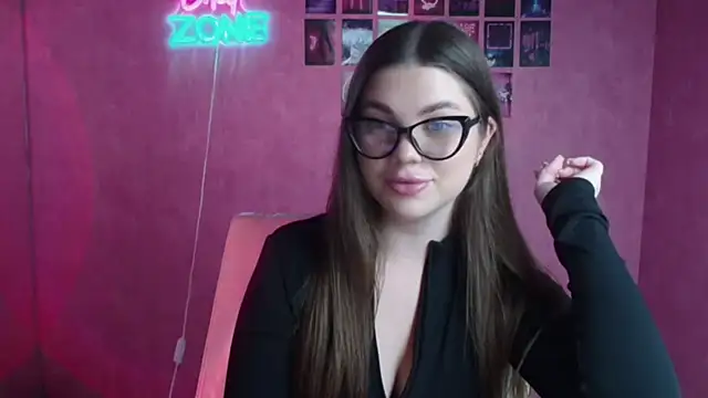 Violetta Brilliant online show from December 2025 01:23:01 PM