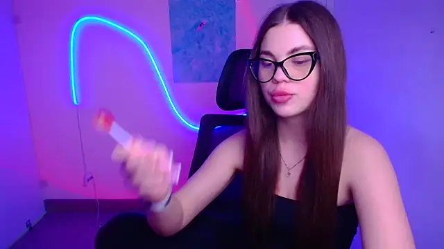 Snapshot of Violetta_Brilliant chatting on January 2026 12:20:01 PM Violetta Brilliant online show from January 2026 12:20:01 PM