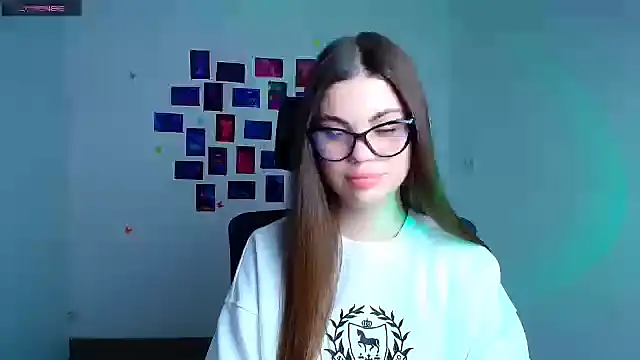 Snapshot of Violetta_Brilliant chatting on January 2026 01:04:02 PM Violetta Brilliant online show from January 2026 01:04:02 PM