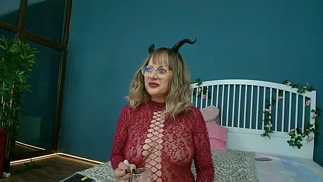 Cougar Milff online show from June 2026 07:59:02 PM