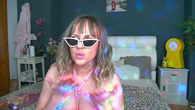 Cougar Milff online show from May 2026 03:56:02 PM