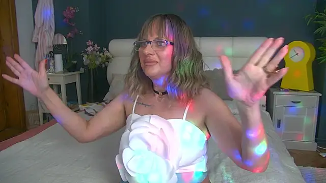 Cougar Milff online show from May 2026 03:58:02 PM