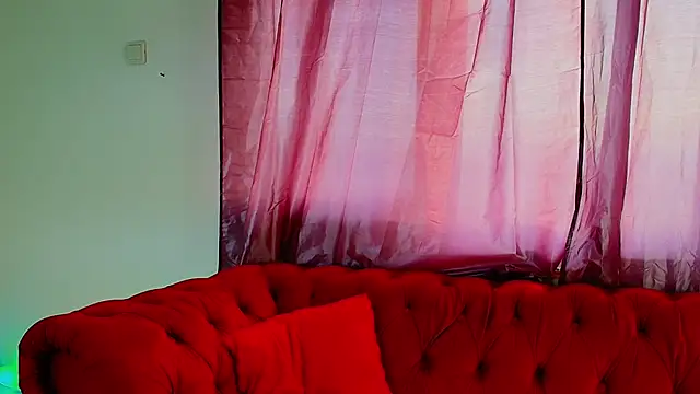 Cougar Milff online show from December 2025 01:37:02 PM