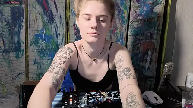 Adell Love online show from May 2026 01:18:02 PM