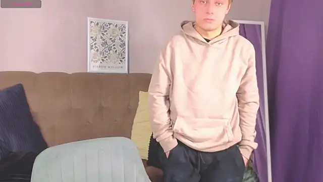 Snapshot of ZheRealKrugi chatting on December 2025 11:27:02 AM ZheRealKrugi online show from December 2025 11:27:02 AM