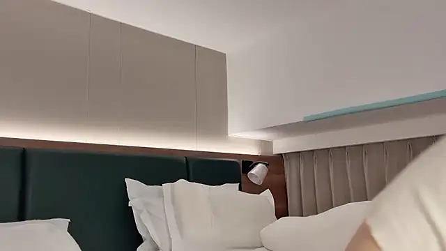 wanou33669 online show from December 2025 12:18:01 PM