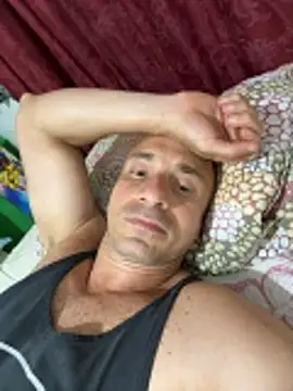 Russo41rj online show from November 2025 03:40:01 AM