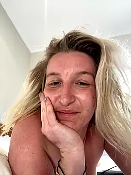 Skyme2713 online show from December 2025 06:48:01 AM