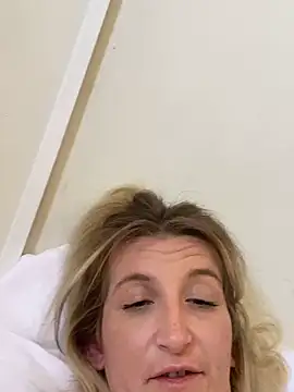 Skyme2713 online show from November 2025 02:45:02 AM