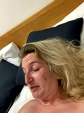 Skyme2713 online show from December 2025 12:26:01 PM