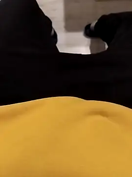 erdestruttor18 online show from November 2025 03:56:02 PM